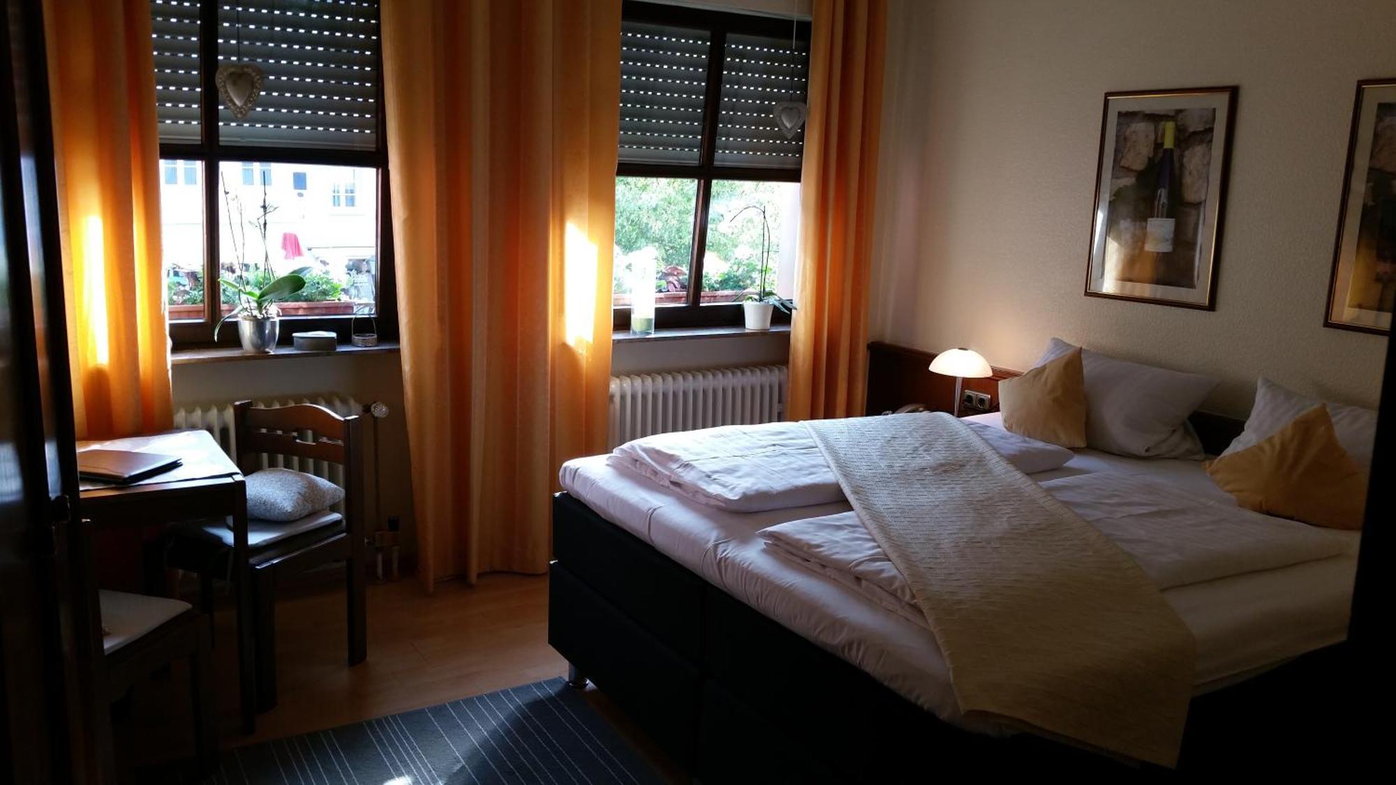 Hotel Restaurant Zunftstube ซาร์บวร์ก ภายนอก รูปภาพ