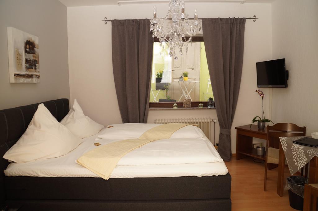 Hotel Restaurant Zunftstube ซาร์บวร์ก ภายนอก รูปภาพ