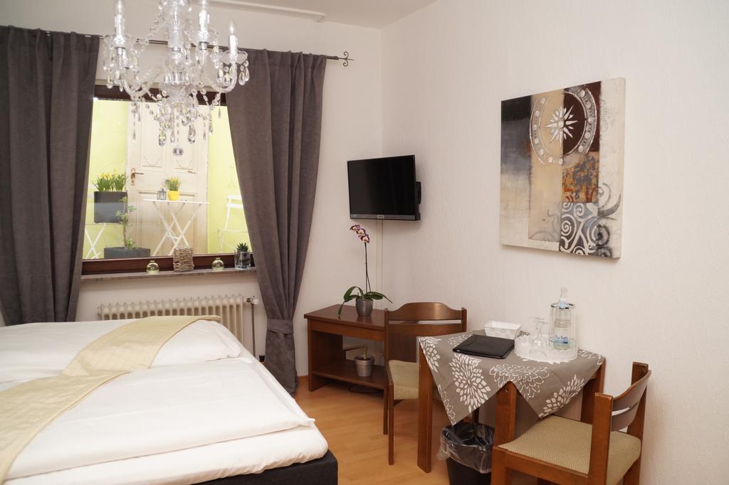 Hotel Restaurant Zunftstube ซาร์บวร์ก ภายนอก รูปภาพ