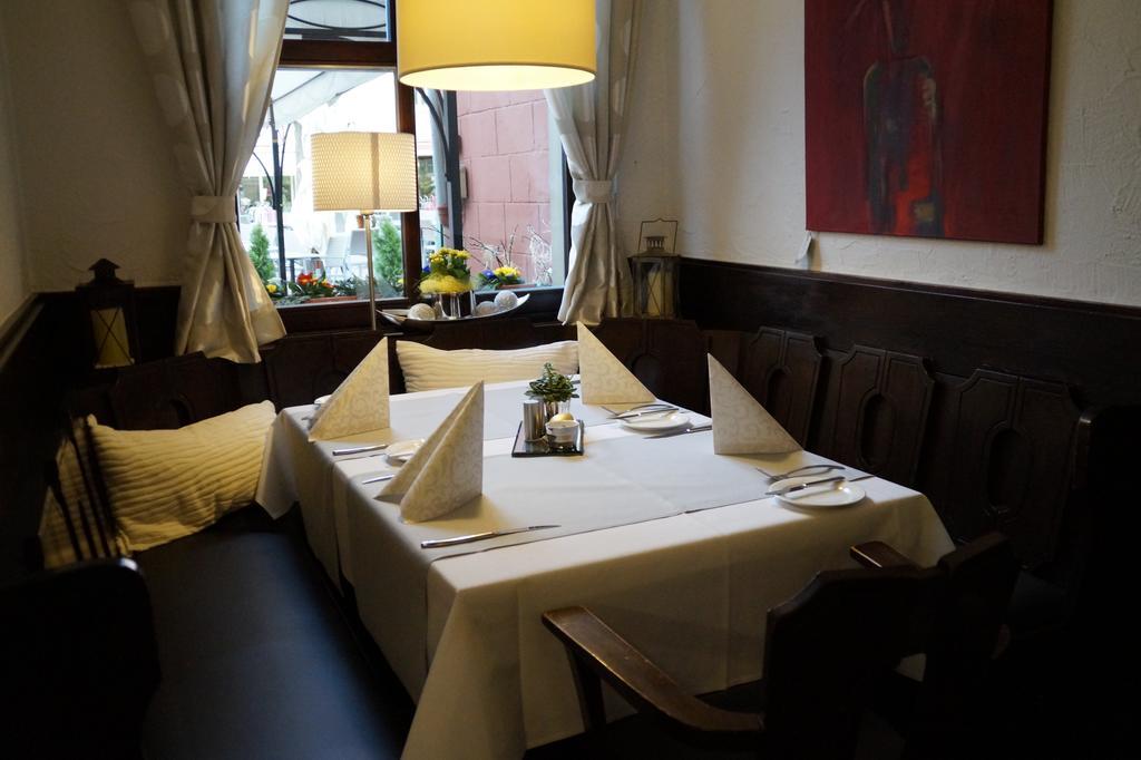 Hotel Restaurant Zunftstube ซาร์บวร์ก ภายนอก รูปภาพ