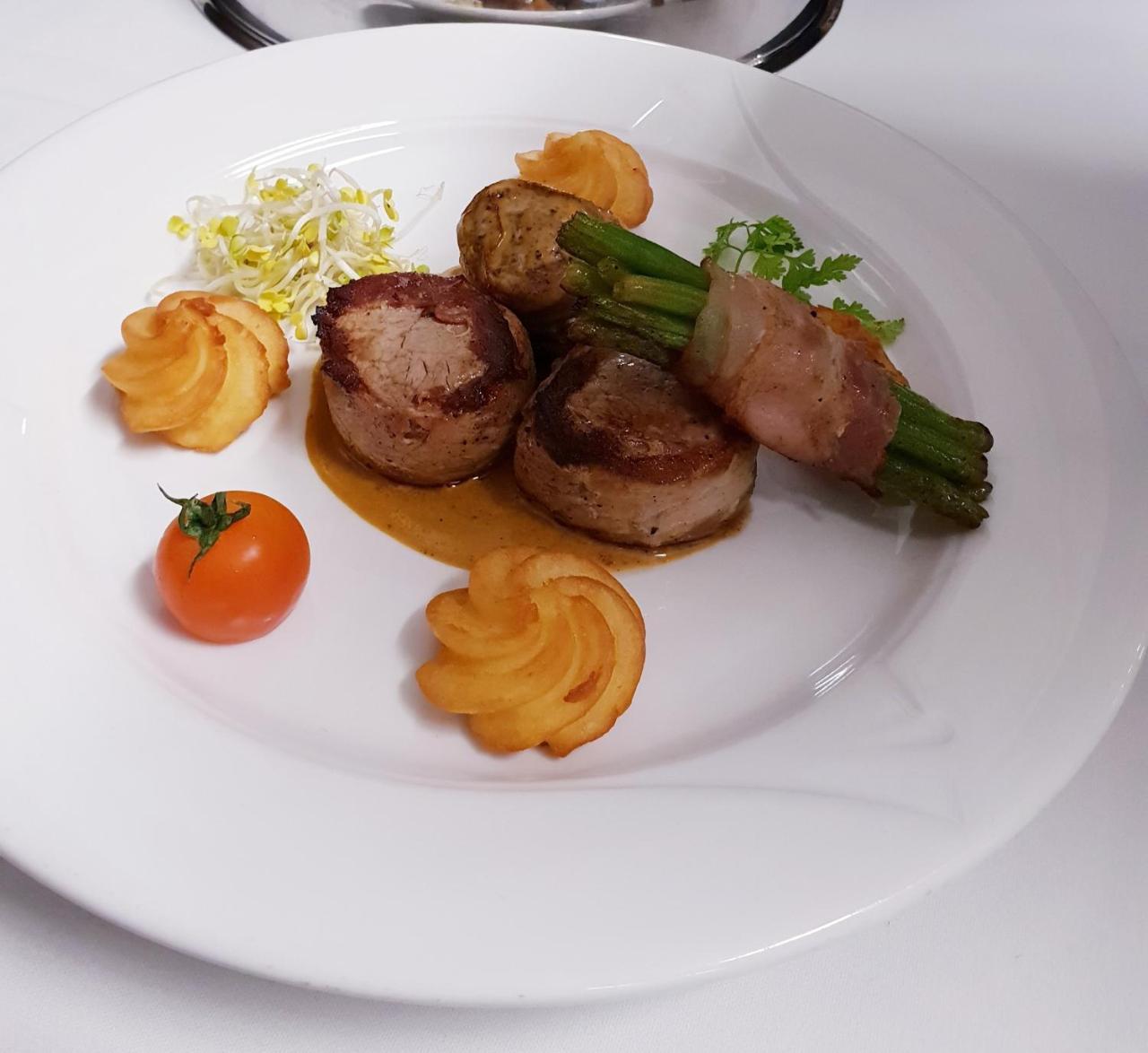 Hotel Restaurant Zunftstube ซาร์บวร์ก ภายนอก รูปภาพ